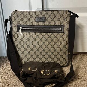 3405 Gucci Beige and Black Men's Crossbody Bag